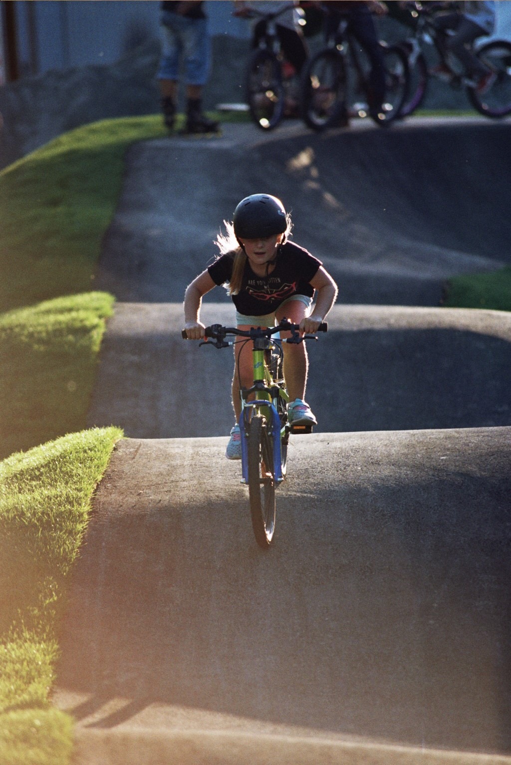 Kind Mountainbike Asphalt Pumptrack Selb Bau und Planung RadQuartier GmbH