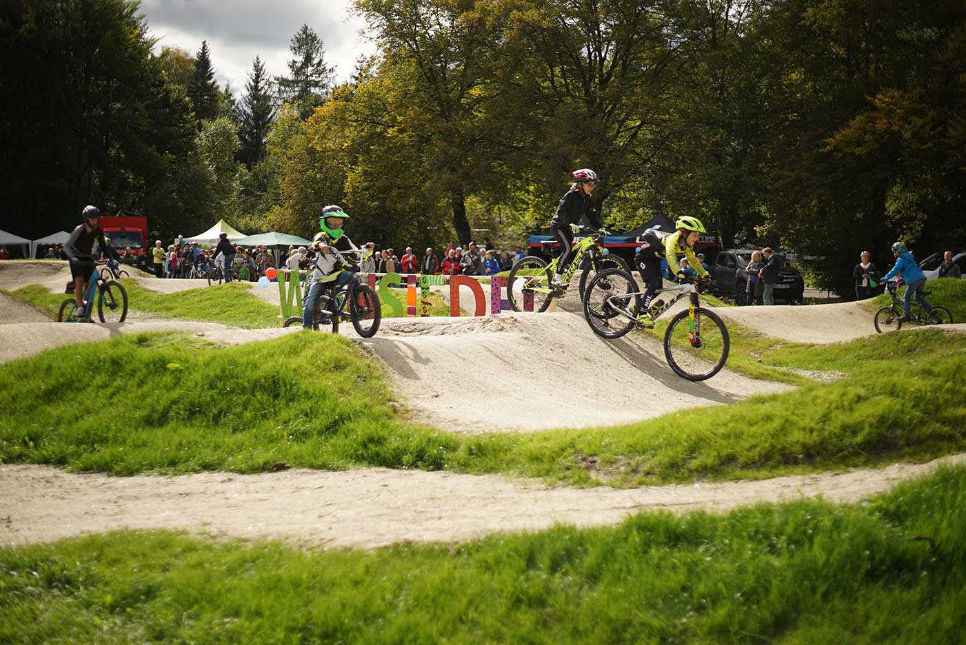 Erd Pumptrack Wunsiedel Planung und Bau Radquartier GmbH