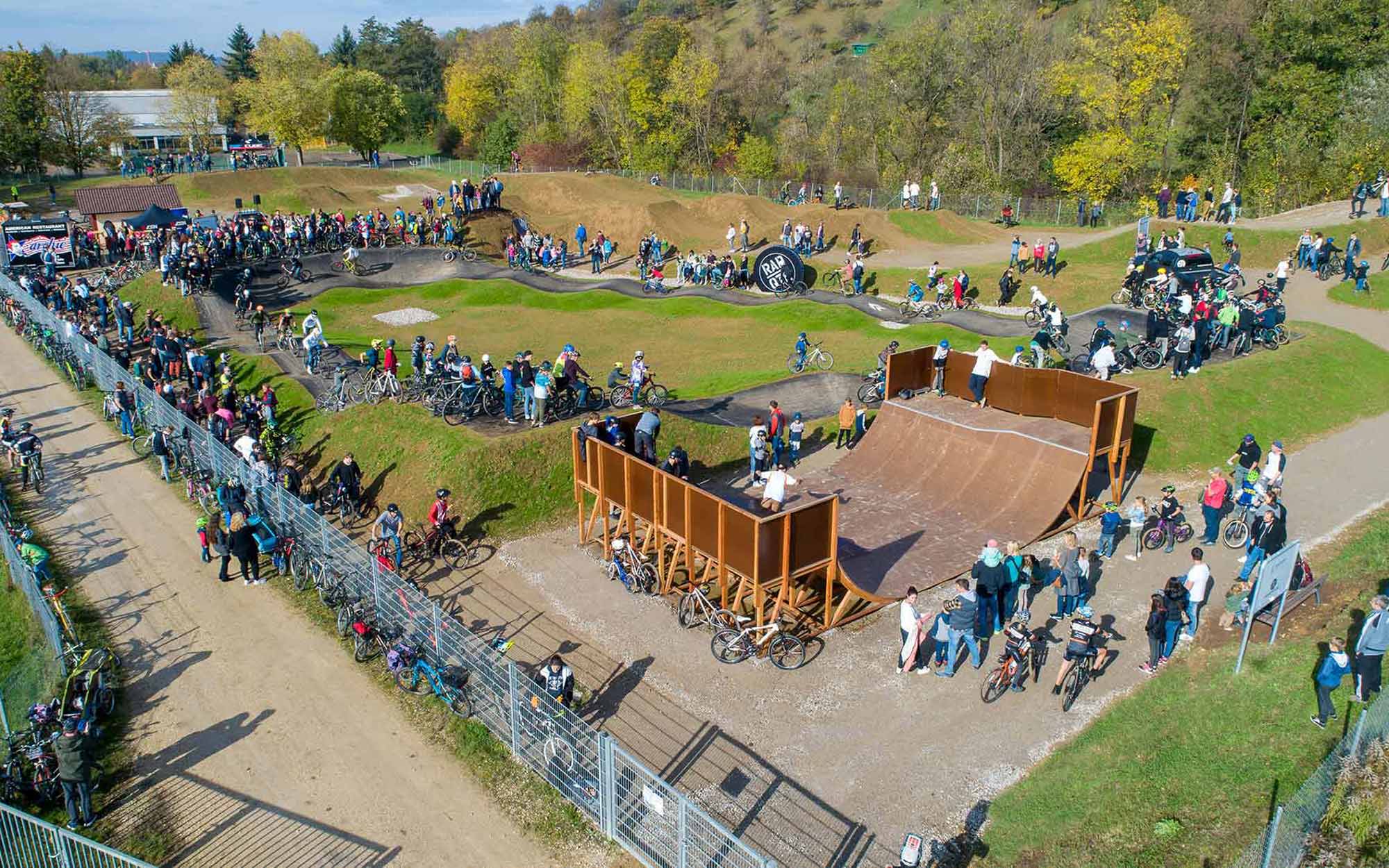 Asphalt Pumptrack Eroeffnung Bikepark Kirchheim unter Teck Radquartier Parks