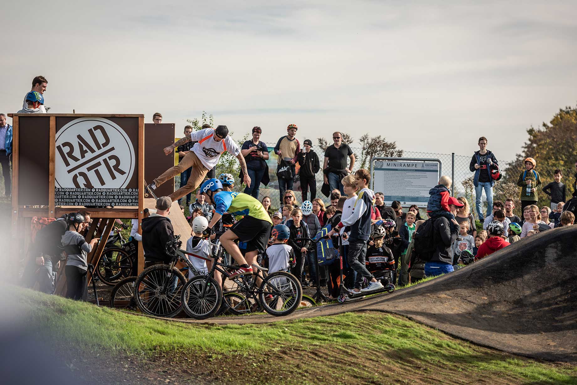 Minirampe Asphalt Pumptrack Kirchheim unter Teck Stuttgart Baden Württemberg Radquartier GmbH