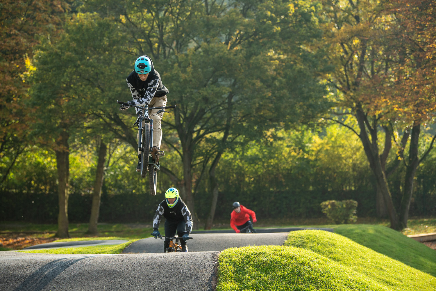 Lukas Knopf Asphalt Pumptrack Sontra Planung und Bau Radquartier GmbH