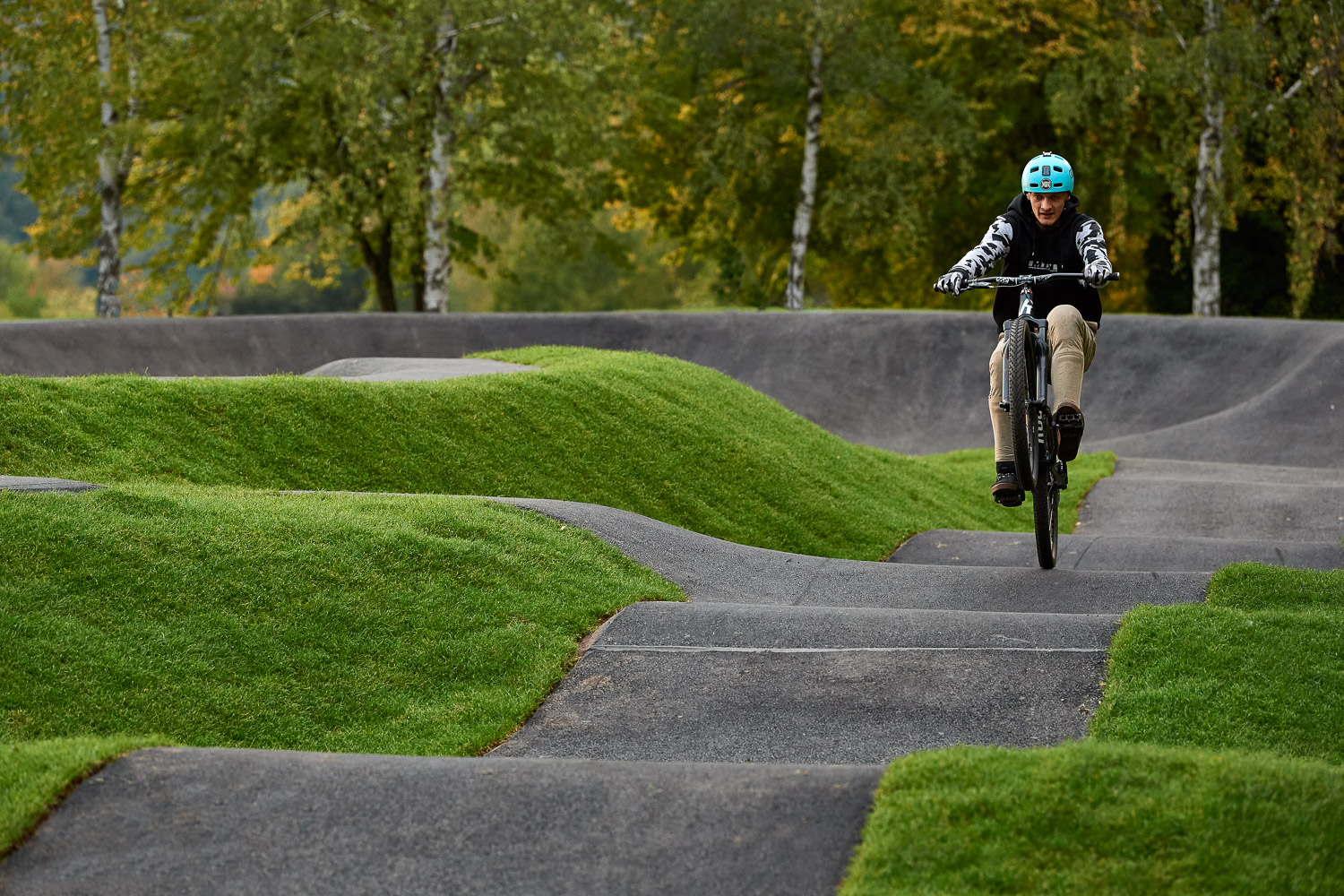 Lukas Knopf Manual Asphalt Pumptrack Sontra – Planung und Bau Radquartier GmbH