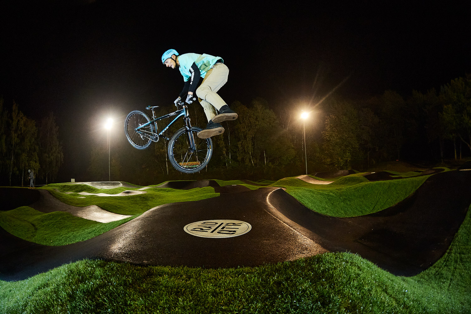 Lukas Knopf Asphalt Pumptrack Sontra Planung und Bau Radquartier GmbH