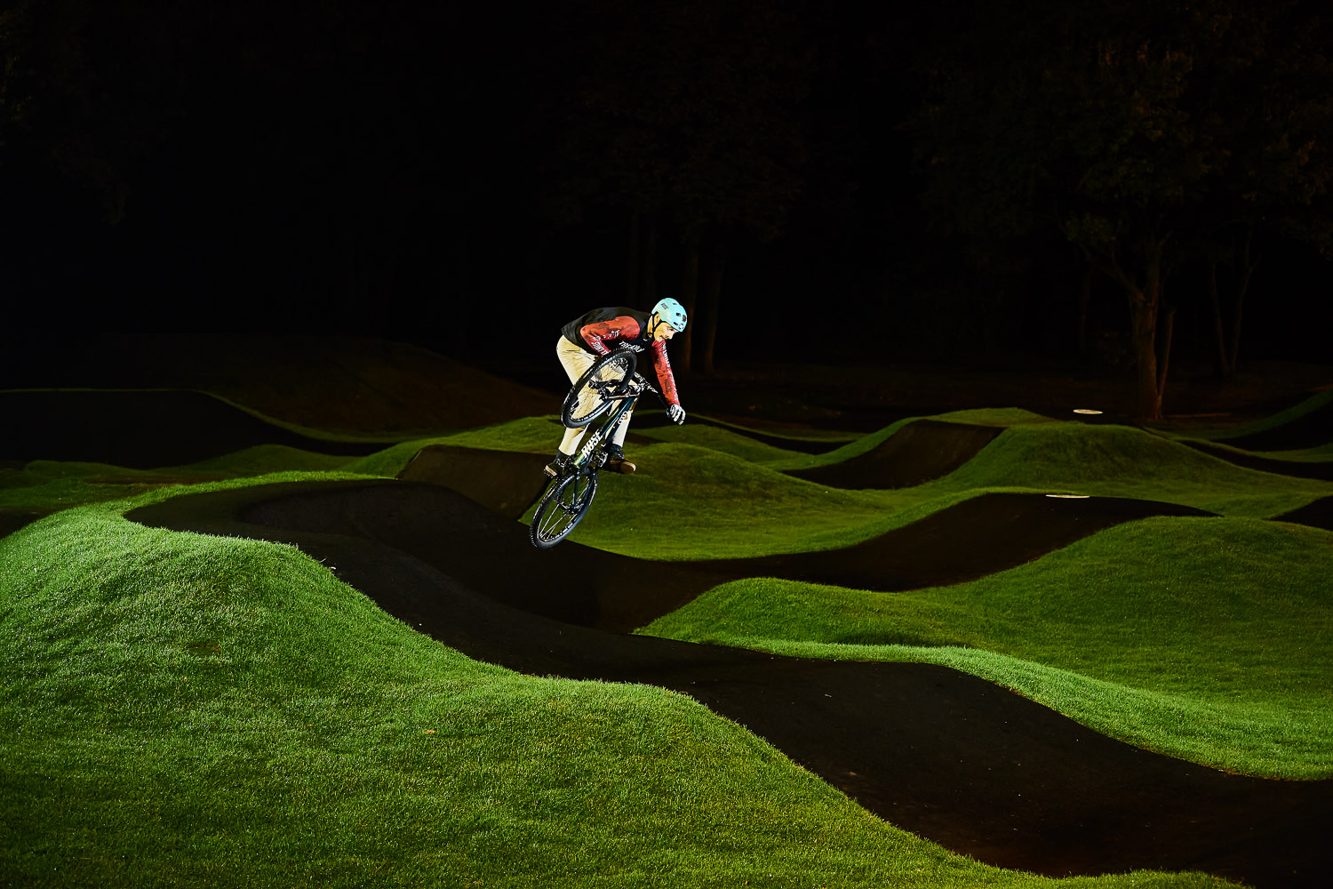 Lukas Knopf Asphalt Pumptrack Sontra Planung und Bau Radquartier GmbH