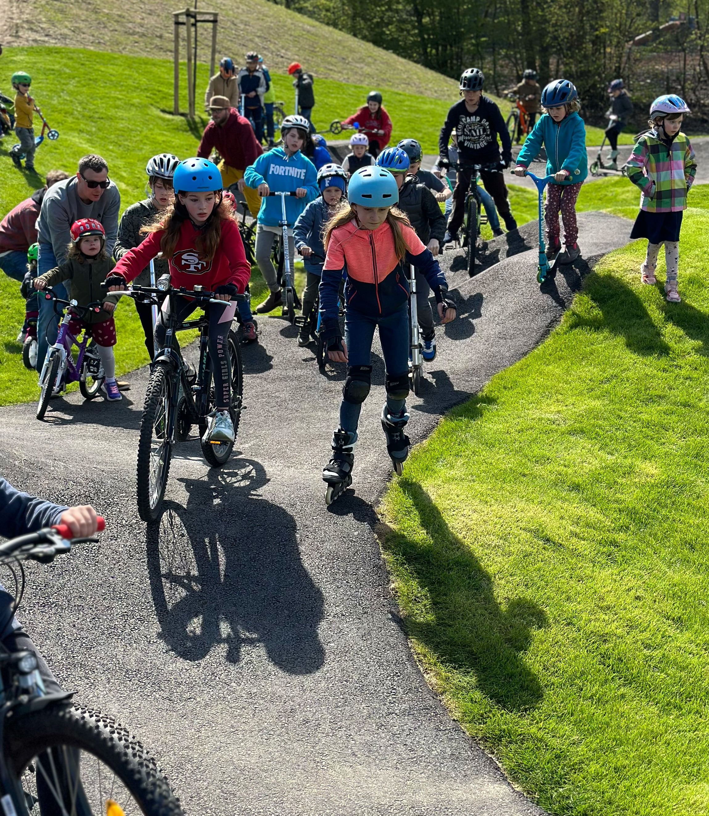 RadQuartier Parks Planung Konzeption Bau Asphalt Kids Laufrad Pumptrack